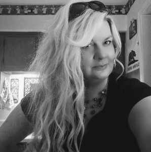 Meet your Posher, Tiffany